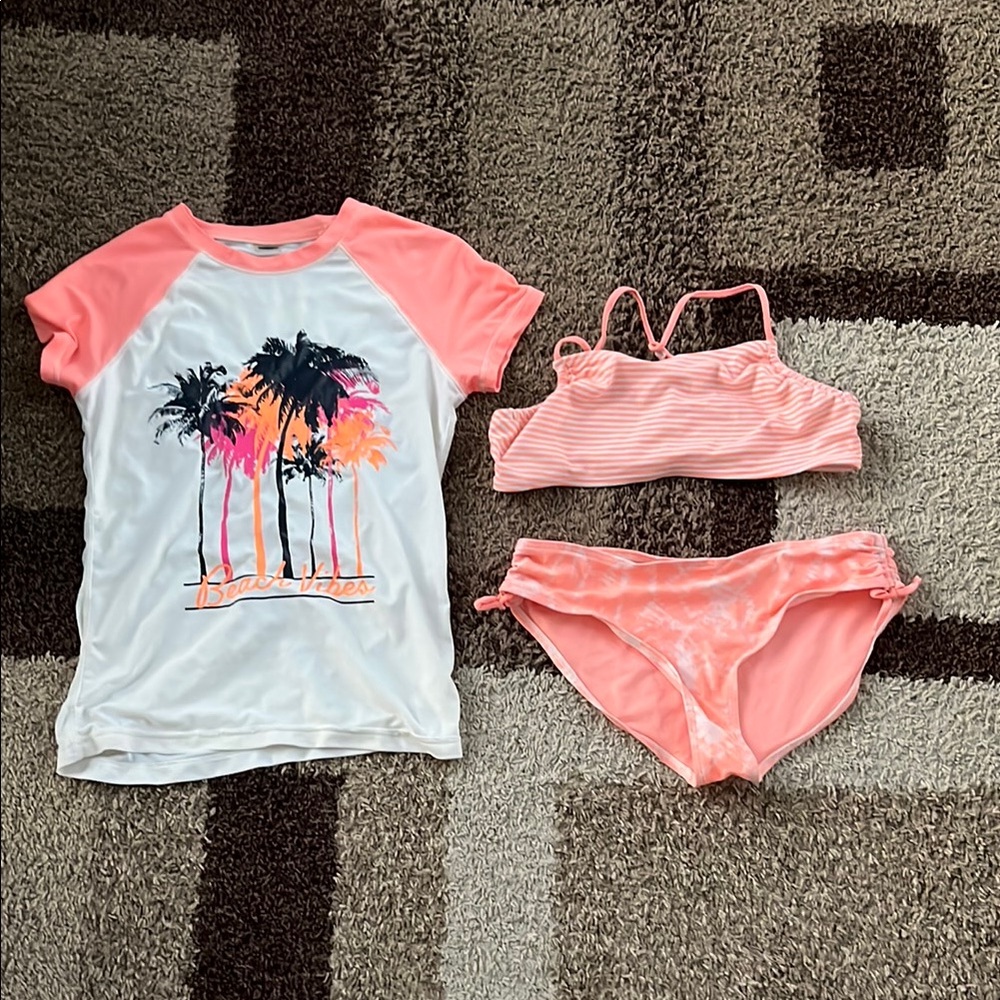 Old Navy Pink and White Rashguard Swim Top